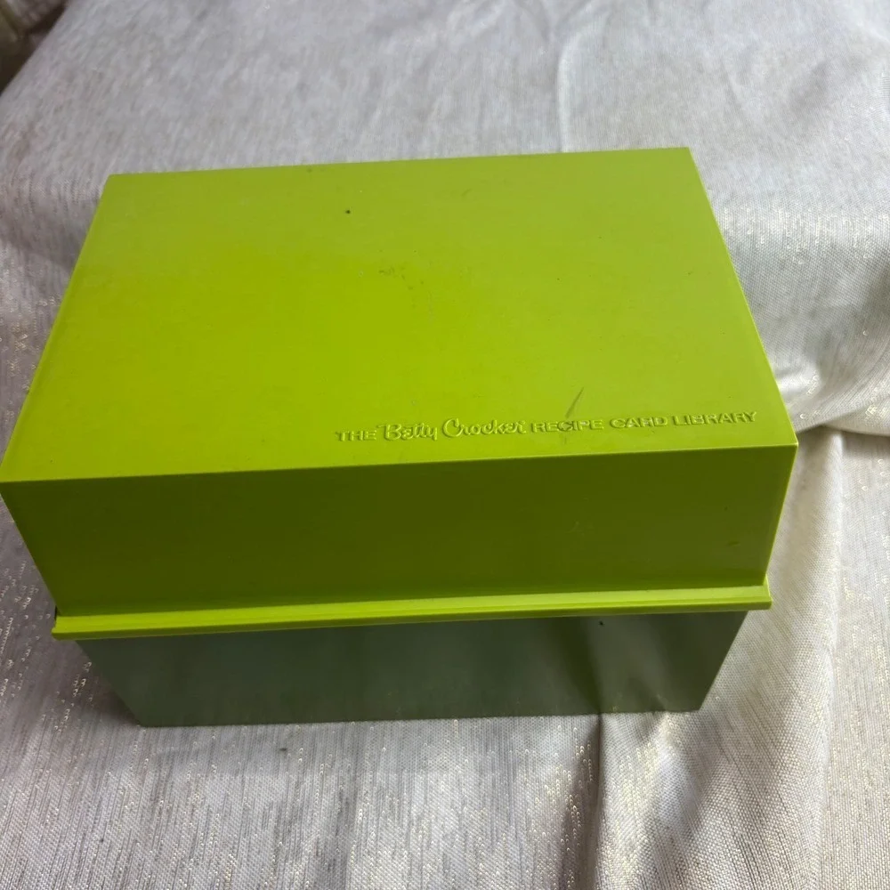 Vintage Betty Crocker Recipe Card Library Box Green Plastic Organizer Storage